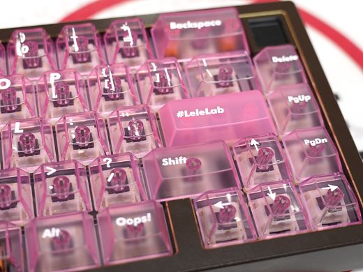 半透明ピンクのLeleLab製キーキャップセット「Pink Carnival」が
