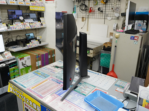 34インチ曲面UWQHDモニター「MPG 346CQRF X24」がTSUKUMOで展示