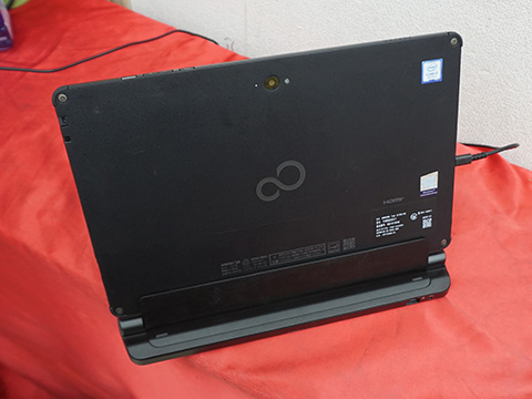 富士通 Q739/AE 第8世代i3 SSD 13.3型 オフィス 2in1PC 富士通の13.3インチ2in1 PCが14,800円！第8世代CoreやWindows 11