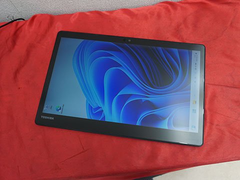 第8世代Core i5搭載の13.3型2in1「dynabook D83/DR」が22,800円