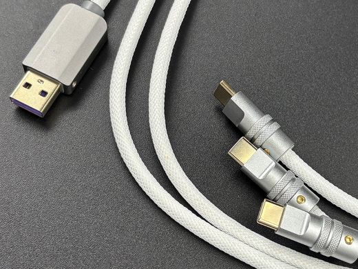 8Kポーリング対応の3股USBケーブル「Rabbit×Frog Trident Link Cable