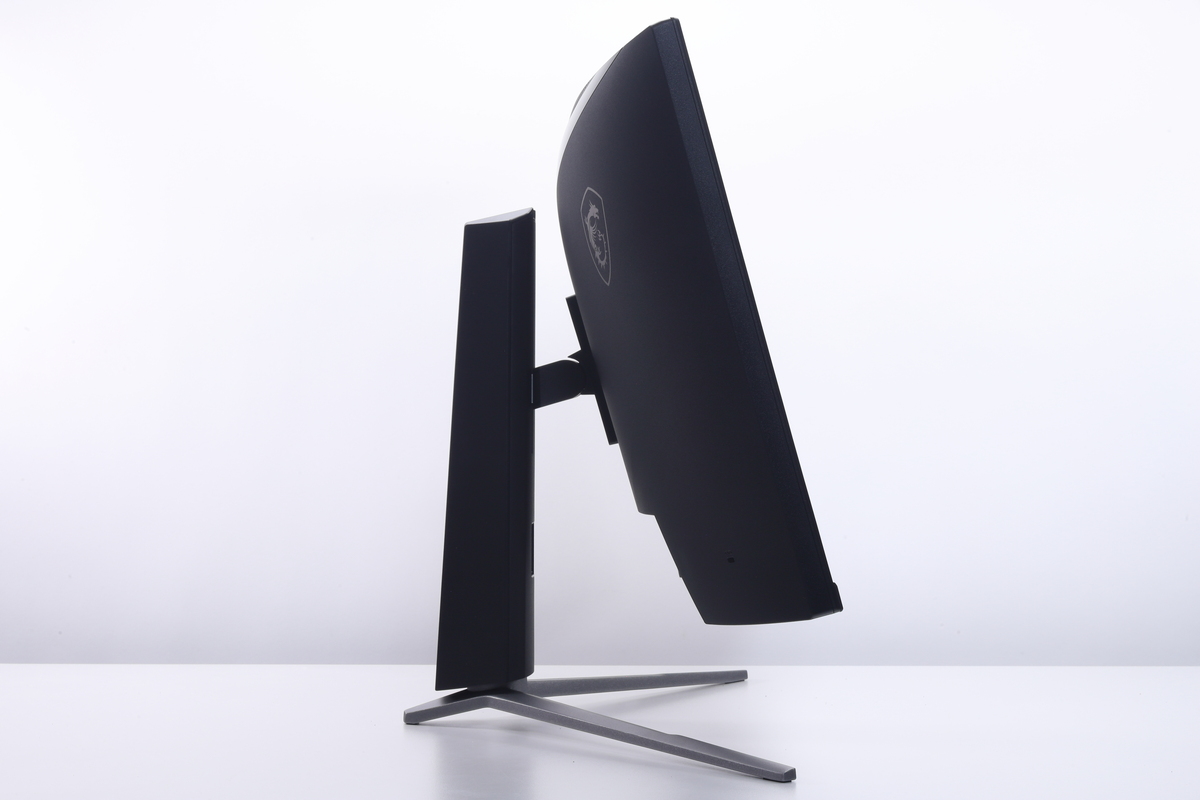 スイベル(左右角度)の調整範囲は「-30～30度」