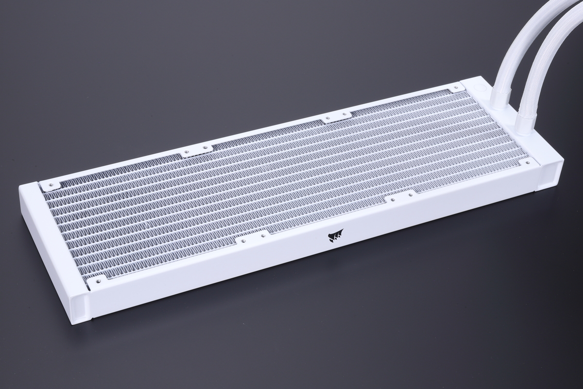 360mmサイズ(120mmファン×3基)のラジエーター