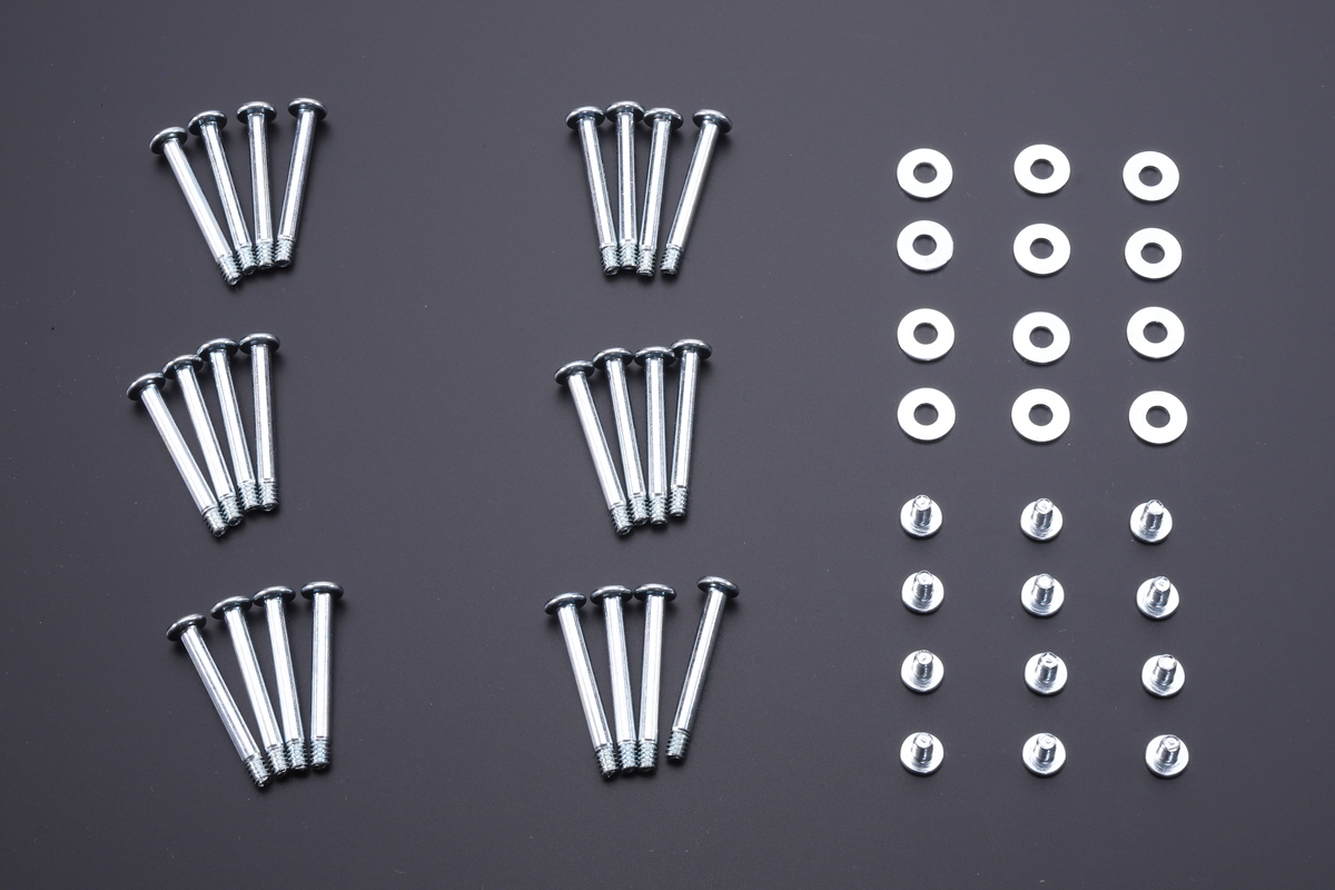 ファンおよびラジエーター固定用のねじ。ファン6基を固定できる分のねじが同梱されている