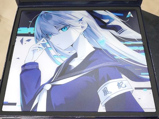 風紀委員の限定アートが描かれたガラスマウスパッド「Avus Gear