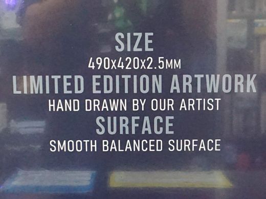 Avus Gear First Edition UWI うい 風紀委員の限定アートが描かれたガラスマウスパッド「Avus Gear