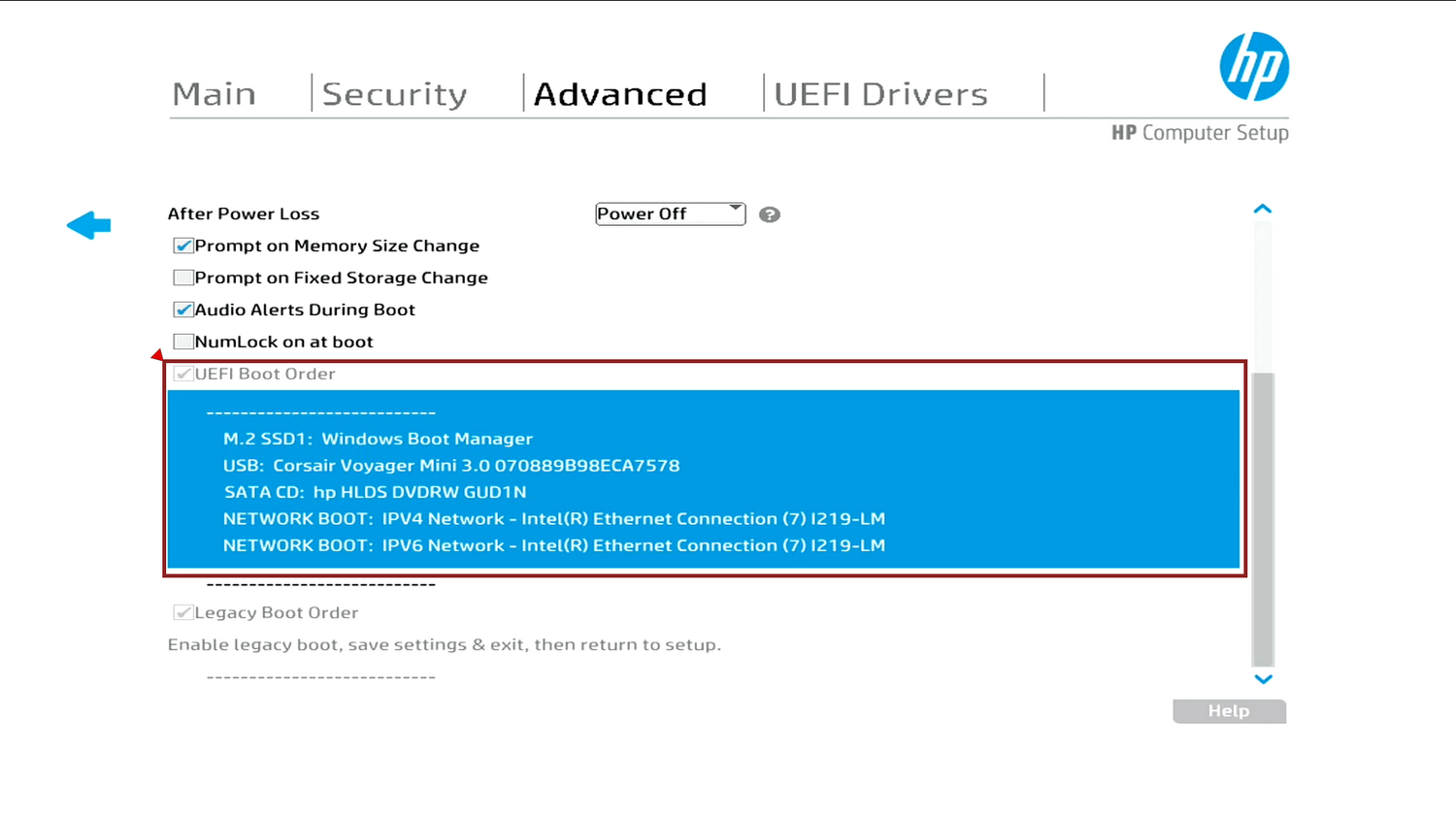 「BIOS Setup」から設定する場合は、「Advanced」タブの中にある「UEFI Boot Order」の項目を探す。青地の部分がPCの起動に使用されるデバイスの優先順位で、現状は「M.2 SSD1～」(=Windows 10がインストールされているSSD)、「USB：Corsair Voyager～」(作成したインストールメディア)……という順番。この状態だと、PCはWindows 11のインストールメディアから起動しないので、設定の変更が必要だ