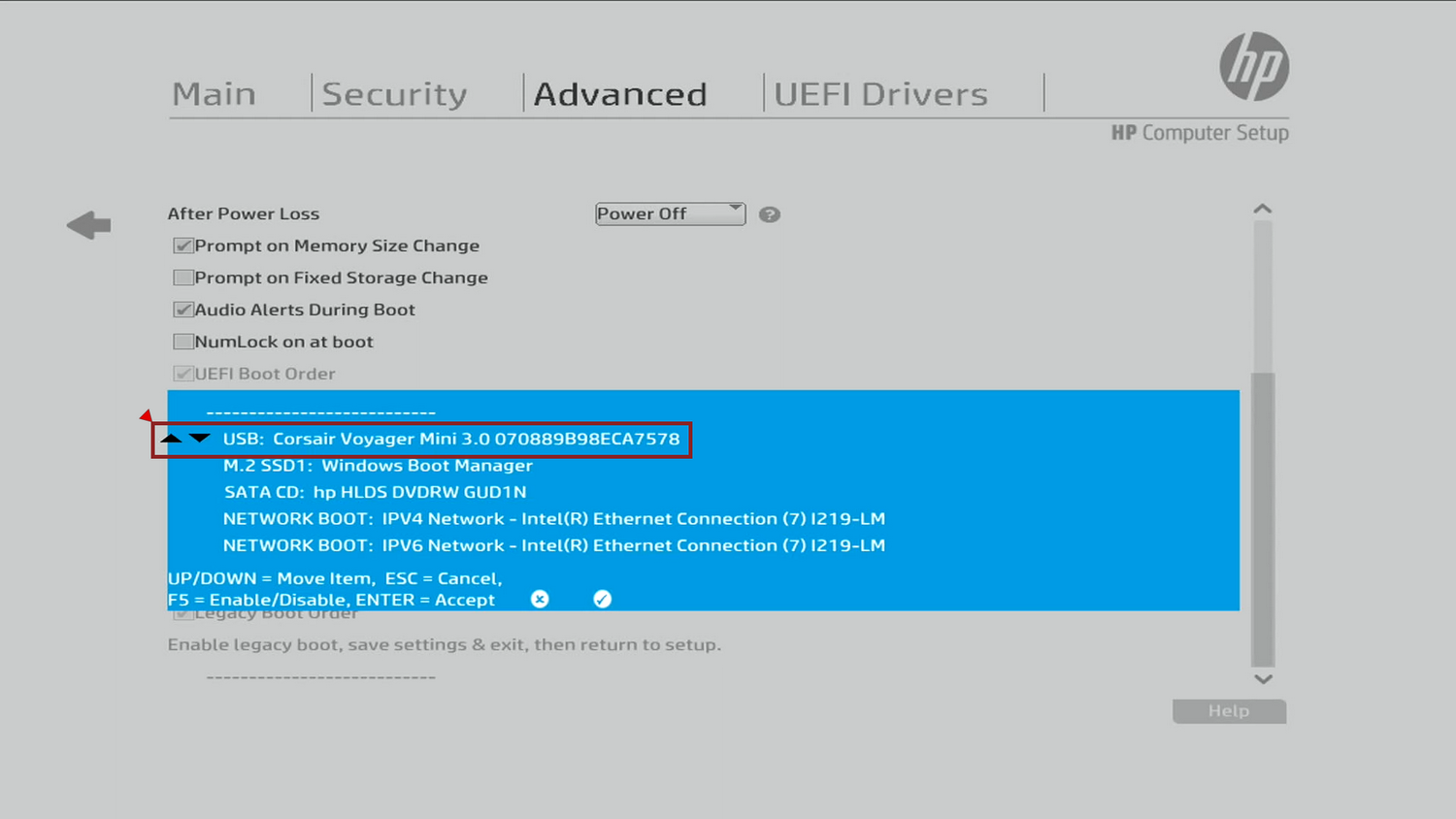 画面を操作して、「USB：Corsair Voyager～」をリストの一番上に移動する。あとはMainタブに戻り、「Save Changes and Exit(保存して再起動)」で設定を反映する