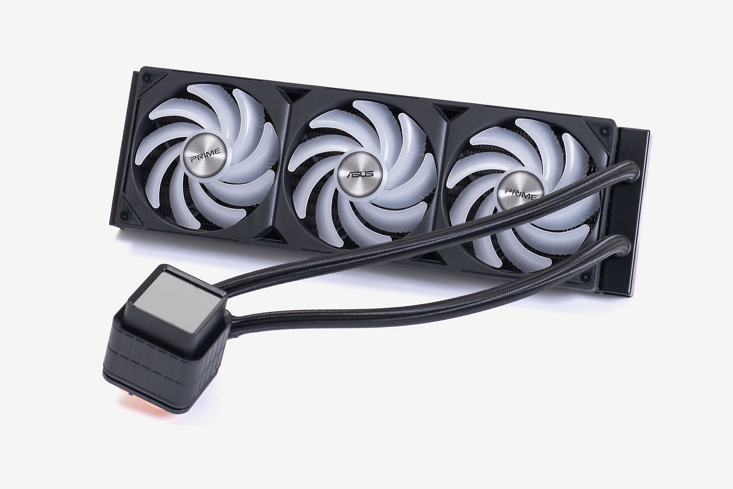 CPUクーラーはPRIMEシリーズからPRIME LC 360 ARGBを選択。36cmクラスと大型でファンと水冷ヘッドにLED内蔵とライティングも充実