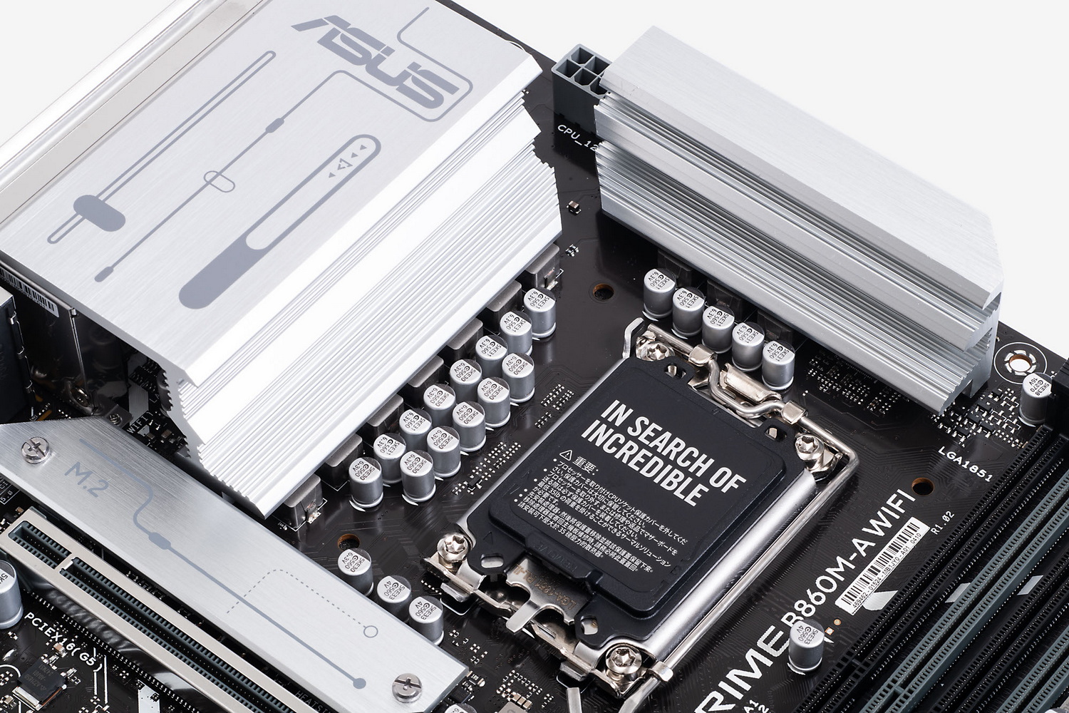 7+1+1+1フェーズ（すべて80A）のDrMOSを採用する電源回路。ヒートシンクも搭載し、冷却力も確保されている