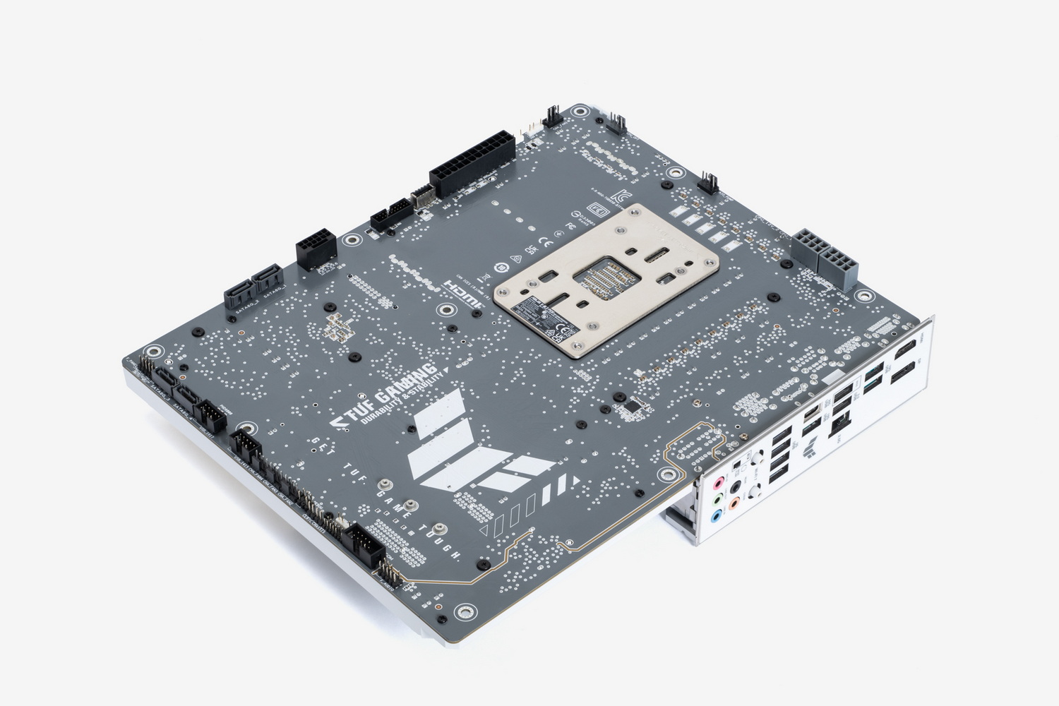 BTFではほとんどのコネクタ類がマザーボードの裏面側に配置されている