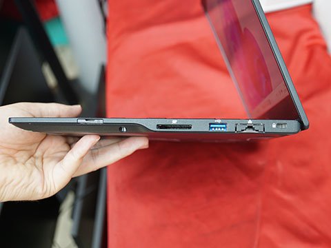 第10世代Core i5搭載の軽量13.3型ノート「LIFEBOOK U9310/D」が