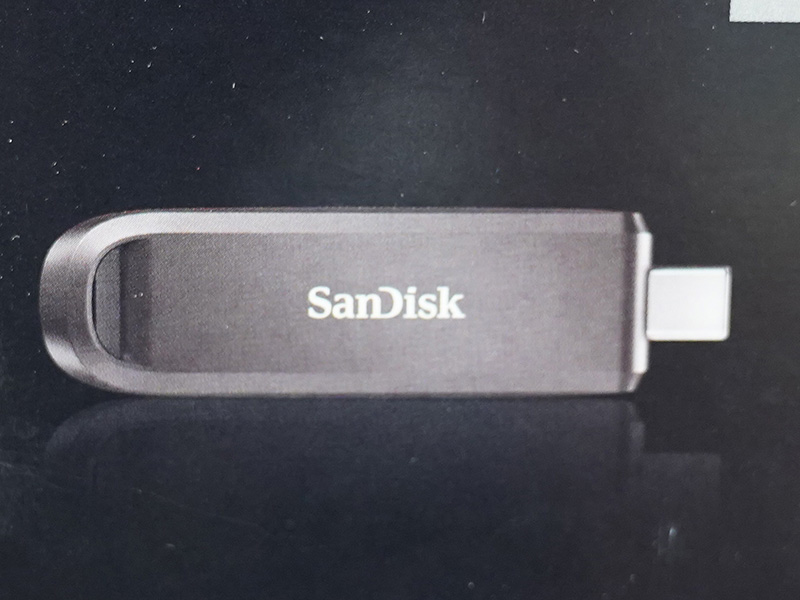 「SanDisk Extreme Pro Solid-State Flash Drive with USB-C」