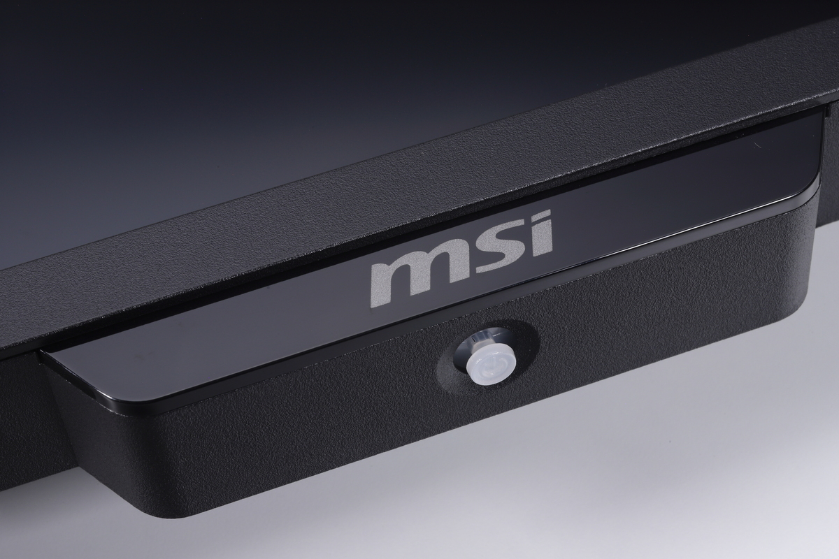 本体底面に配置されたジョイスティックは、OSD操作のほか電源スイッチも兼ねている