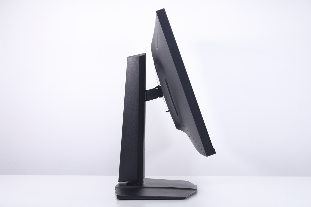 チルト(上下角度)の調整範囲は「-5～20度」