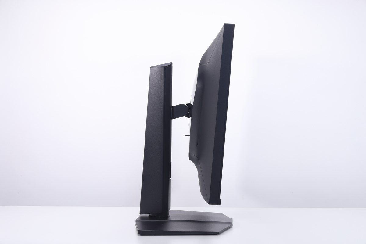 チルト(上下角度)の調整範囲は「-5～20度」