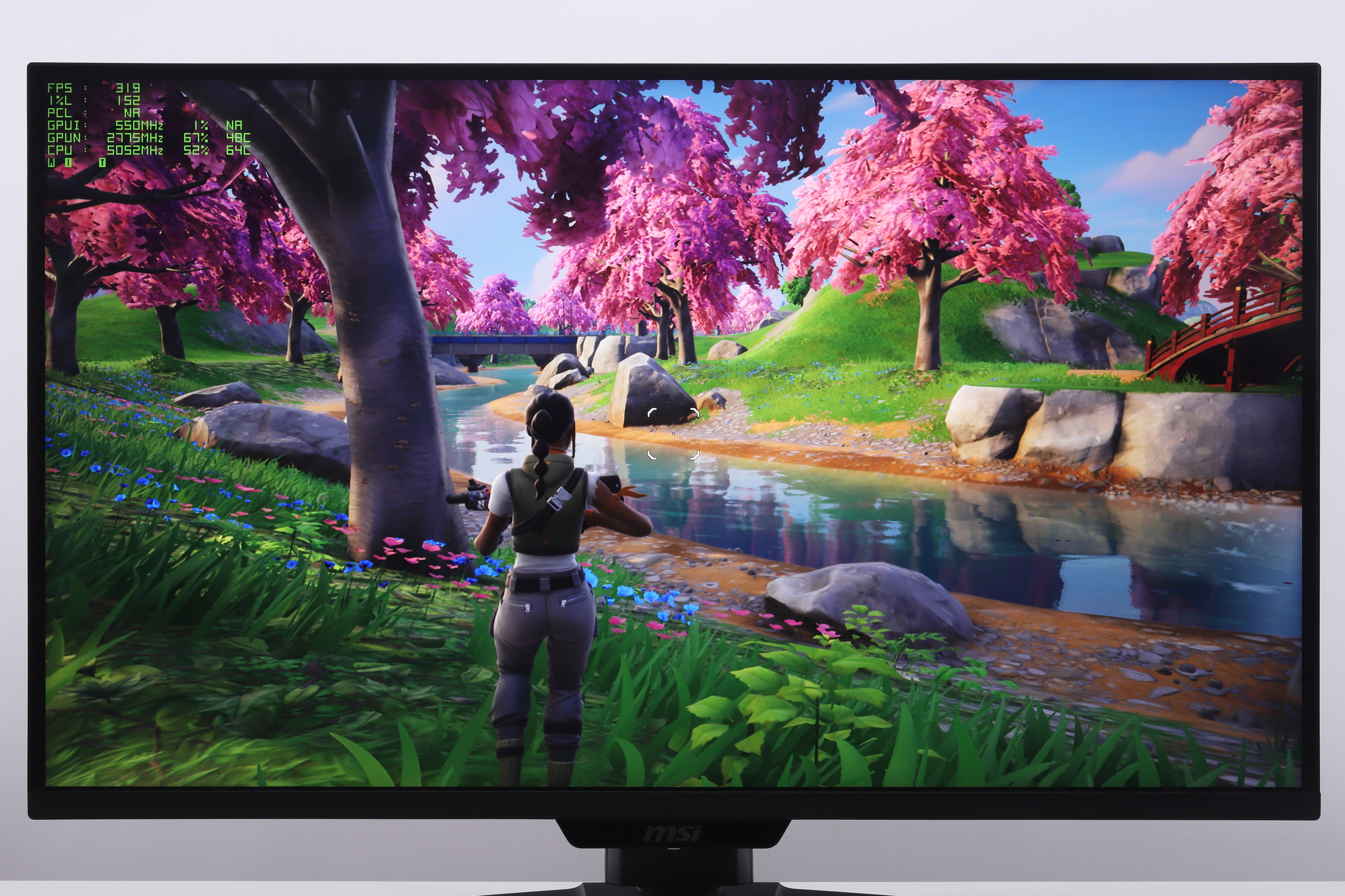 フルHD/320Hz動作とAdaptive-Syncによる滑らかな映像表示はかなりの滑らかさを体感できる