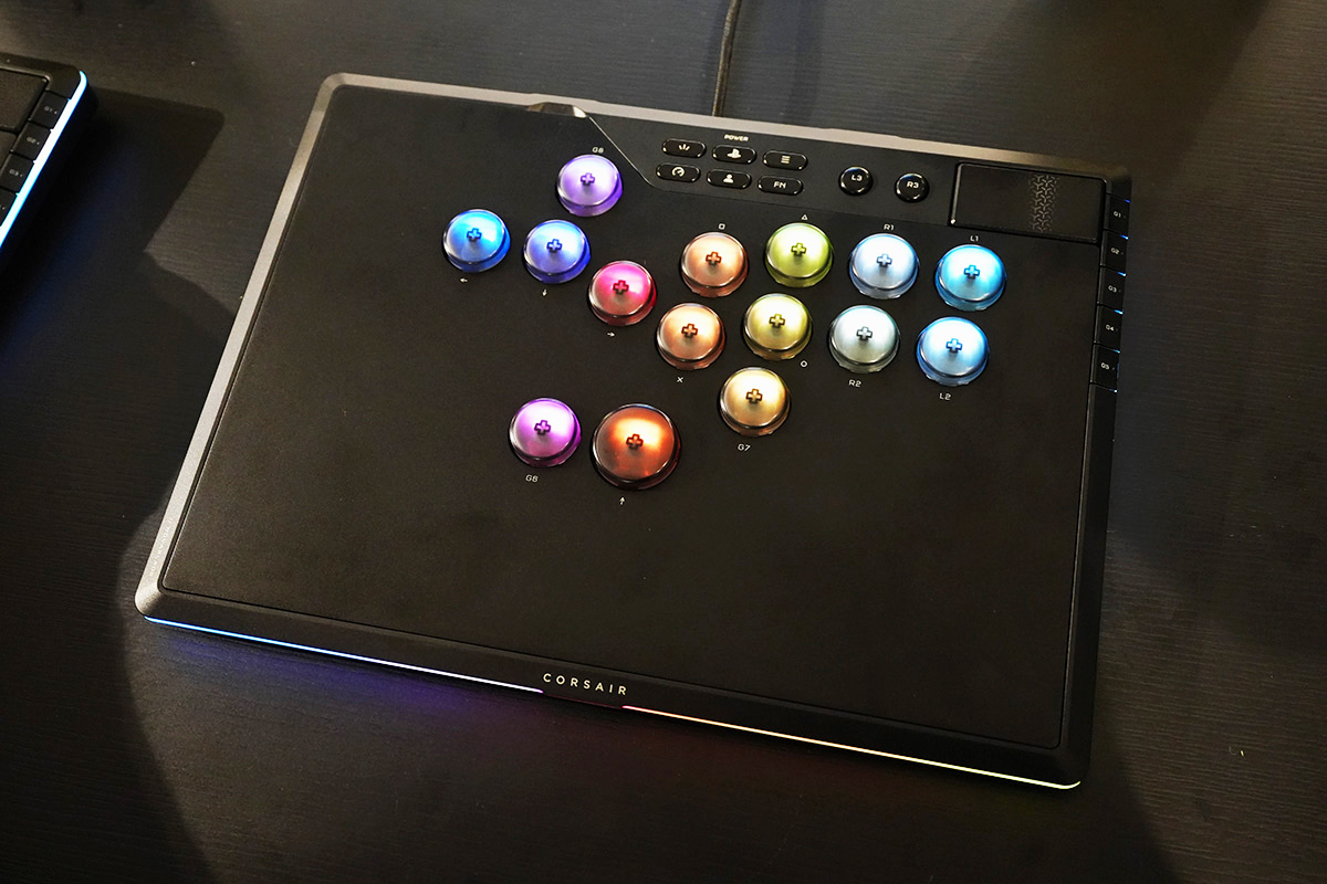 CORSAIR初のレバーレスアーケードコントローラーも登場