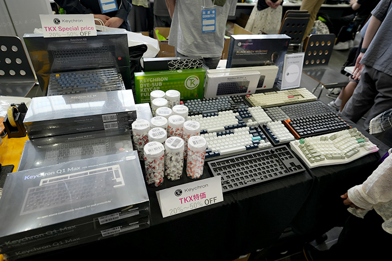 KeychronやLeleLabなどメーカーによる会場特価の即売会も