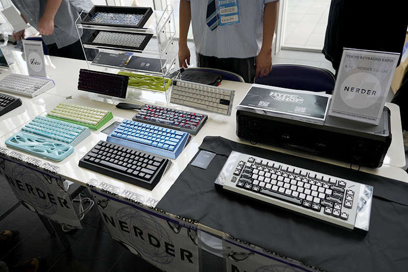 NERDERブースには同社運営のHYPESHOPで販売しているカスタムキーボードが展示