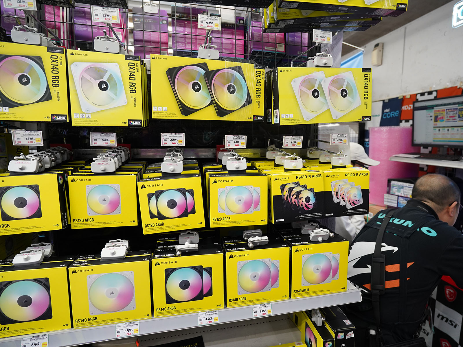 <a href="/shop/at/99ex.html" class="deliver_inner_content">TSUKUMO eX.</a>で撮影