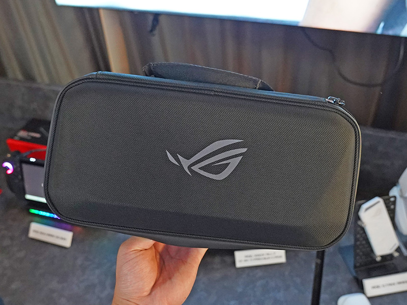 「ROG Xbox Ally (2-in-1) Premium Case」