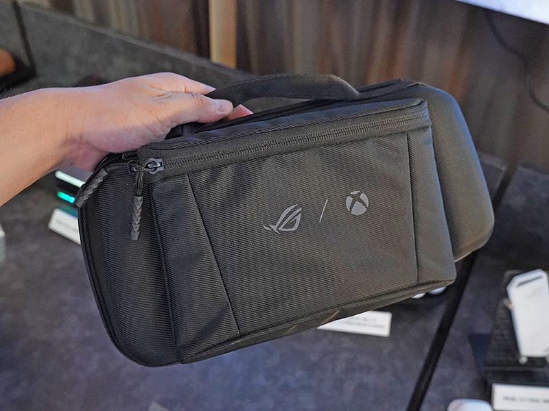 「ROG Xbox Ally (2-in-1) Premium Case」