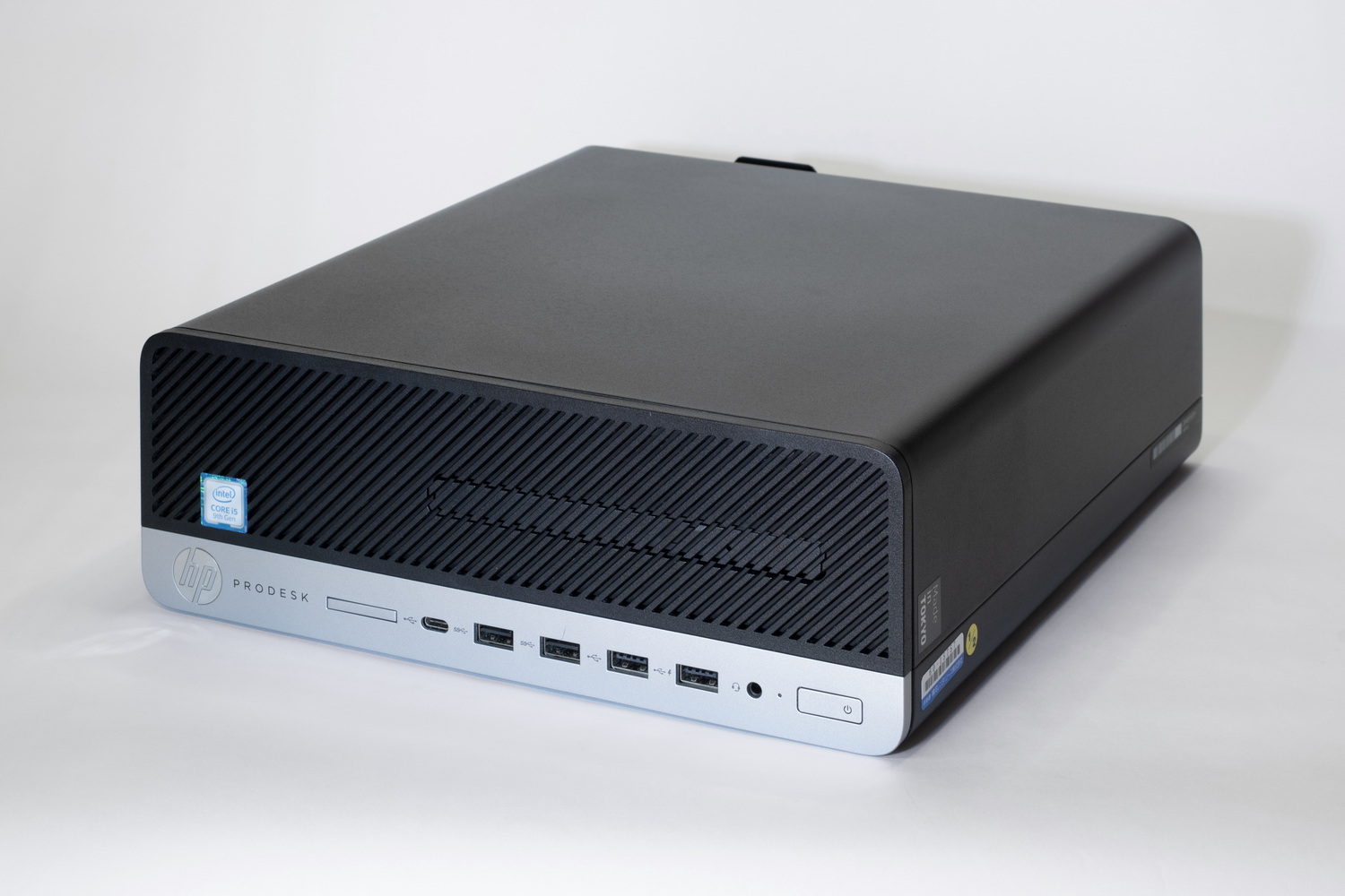 先日購入した「HP ProDesk 600 G5 SF」。Windows 11にアップグレード可能なWindows 10プリインストールPCで、<a href="https://www.yrl-qualit.com/" class="n" target="_blank">Qualit</a>で2万円少々でゲットできた。キーボード＆マウスも付属