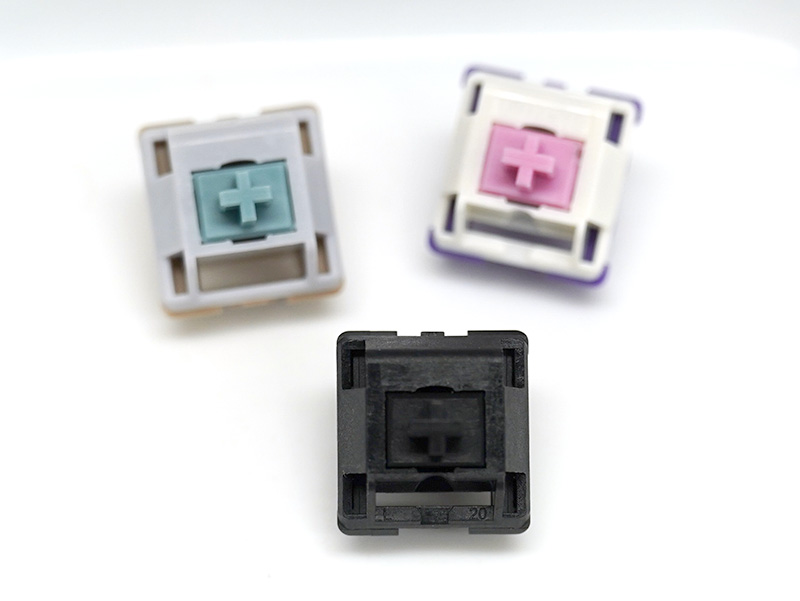 Lunar Stone（左）、Purple Dawn（右）、K01（手前）