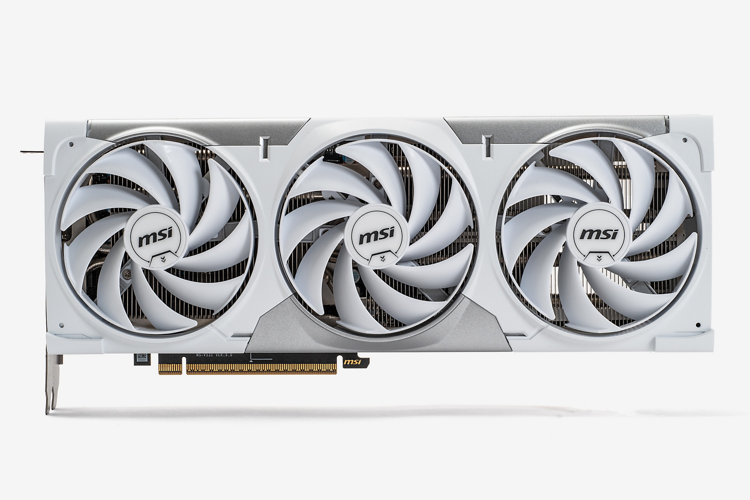 ファンはブレードを3枚ごとに連結されてエアフローを高める「TORX FAN 5.0」