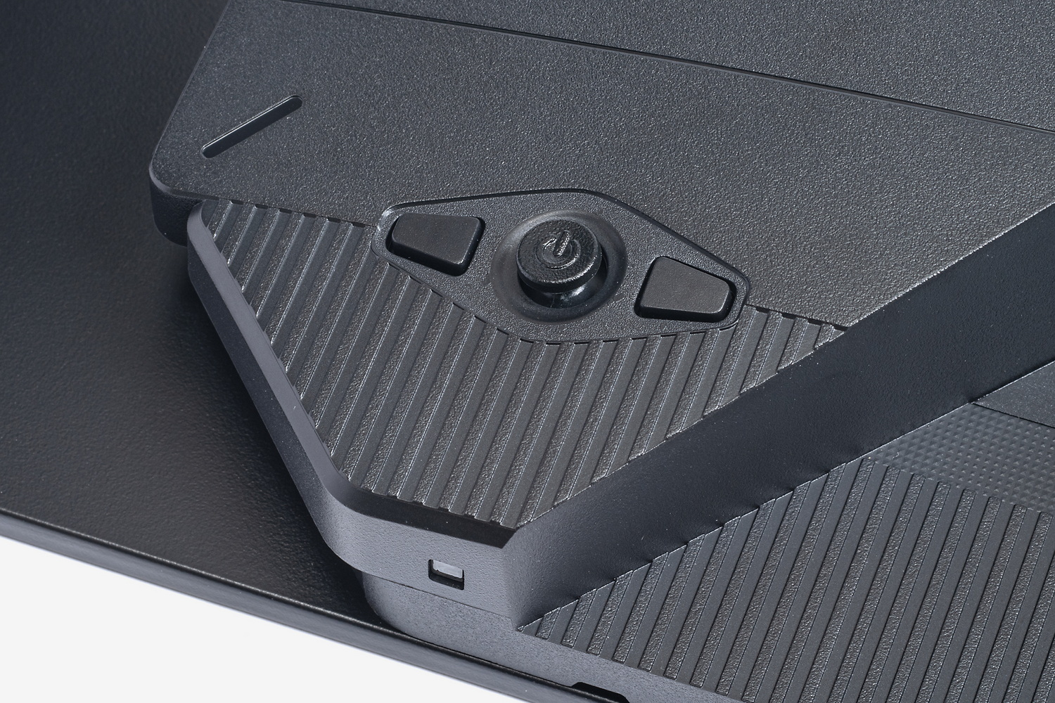 OSDメニューの呼び出しや操作を行うためのスティックの右側にあるのが「Tactical Switch」