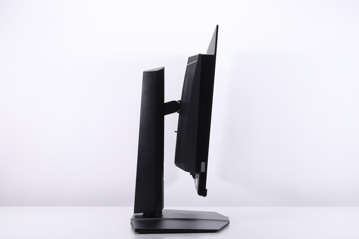 チルト(上下角度)の調整範囲は「-5～20度」