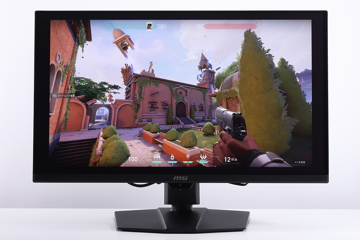 ディスプレイサイズエミュレート機能による24.5インチ相当の表示。入力解像度はWQHDで、リフレッシュレートは最大500Hz