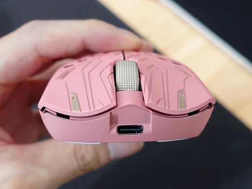 Finalmouseの軽量ゲーミングマウス「UltralightX」に新色“Sakura”登場