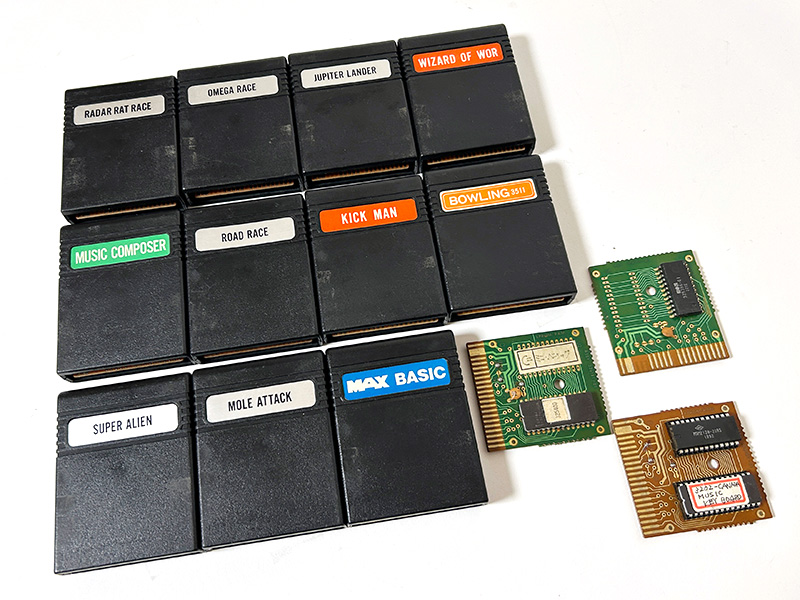 こちらが、手元にあったマックスマシーン用ソフトです。すべてパッケージがなく、カートリッジのみというのが残念なところ。基板むき出しのものは、ミニベーシックとMUSIC MACHINE(ミュージックキーボード)、クラウンズです。