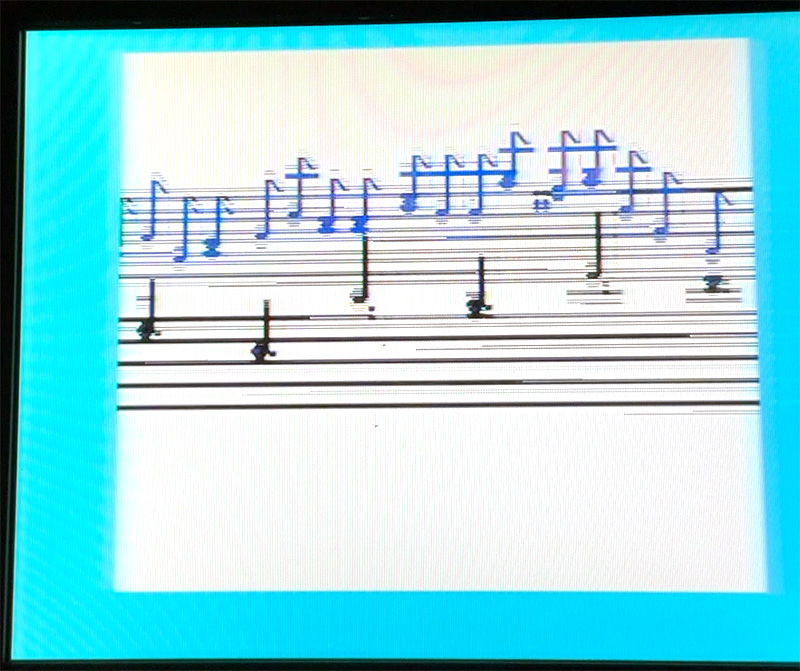 今回は、本体からRF出力した信号を昔のアナログ液晶テレビに接続して、それを直撮りした写真を使用しています。画面の中央部分が二重になっているのは、本体の調子が今ひとつなためです。上からクラウンズ／OMEGA RACE／JUPITER LANDER／SUPER ALIEN／RADAR RAT RACE／ROAD RACE／MOLE ATTACK／MUSIC COMPOSER／WIZARD OF WOR／KICK MAN／BOWLING／MUSIC MACHINE(ミュージックキーボード)／MAX BASIC／ミニベーシック(名称はカートリッジに書かれているママ)です。