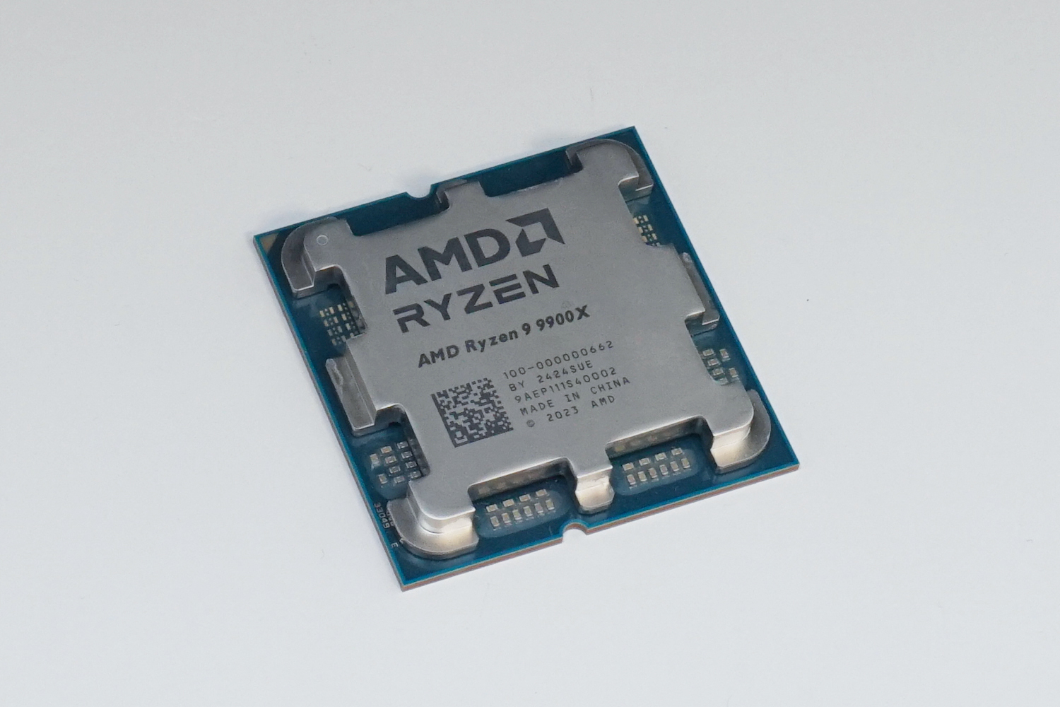 12コア24スレッドに対応するRyzen 9 9900X。Zen 5アーキテクチャーに対応し、最大ブーストクロックは5.6GHz