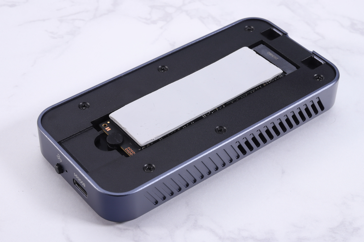 1.0mm厚のサーマルパッドを2枚重ね、2.0mm厚にして使用してみた