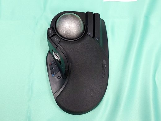 ELECOM HUGE PLUS ワイヤレストラックボール M-HT1MRBK HUGE PLUS ワイヤレストラックボール[10ボタン/ベアリング] - M-HT1MRBK