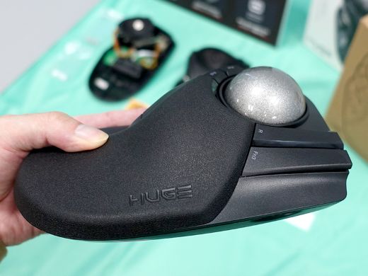 エレコムからベアリング支持式トラックボールの新モデル「HUGE PLUS