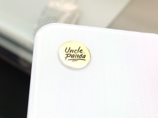 金バッジを備えたガラス製マウスパッド「NODE」がUncle Pandaから