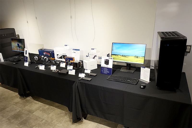 会場にはサーバー向け製品や周辺機器なども展示された
