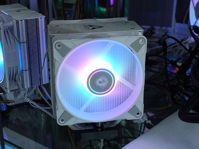 「Freezer 36 A-RGB White」