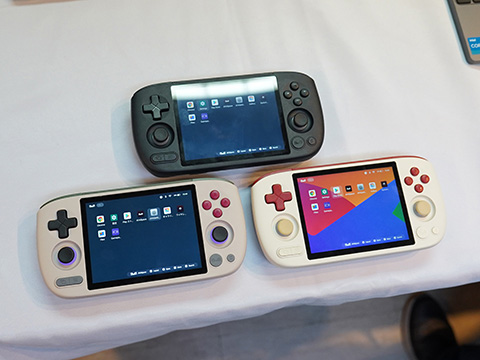 ゲーム機 PSPにそっくりなAndroidゲーム機『JXD』 | WIRED.jp