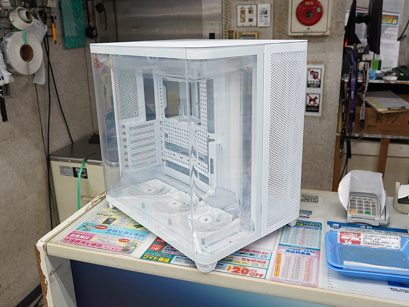 「AIR 5400 RS-R ARGB Tempered Glass White」