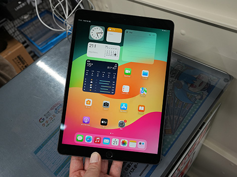 iPadAir3第3世代256GB SIMフリー 電池良好 第3世代iPad Air 256GBの国内版SIMフリーモデルが26,800円！中古品が