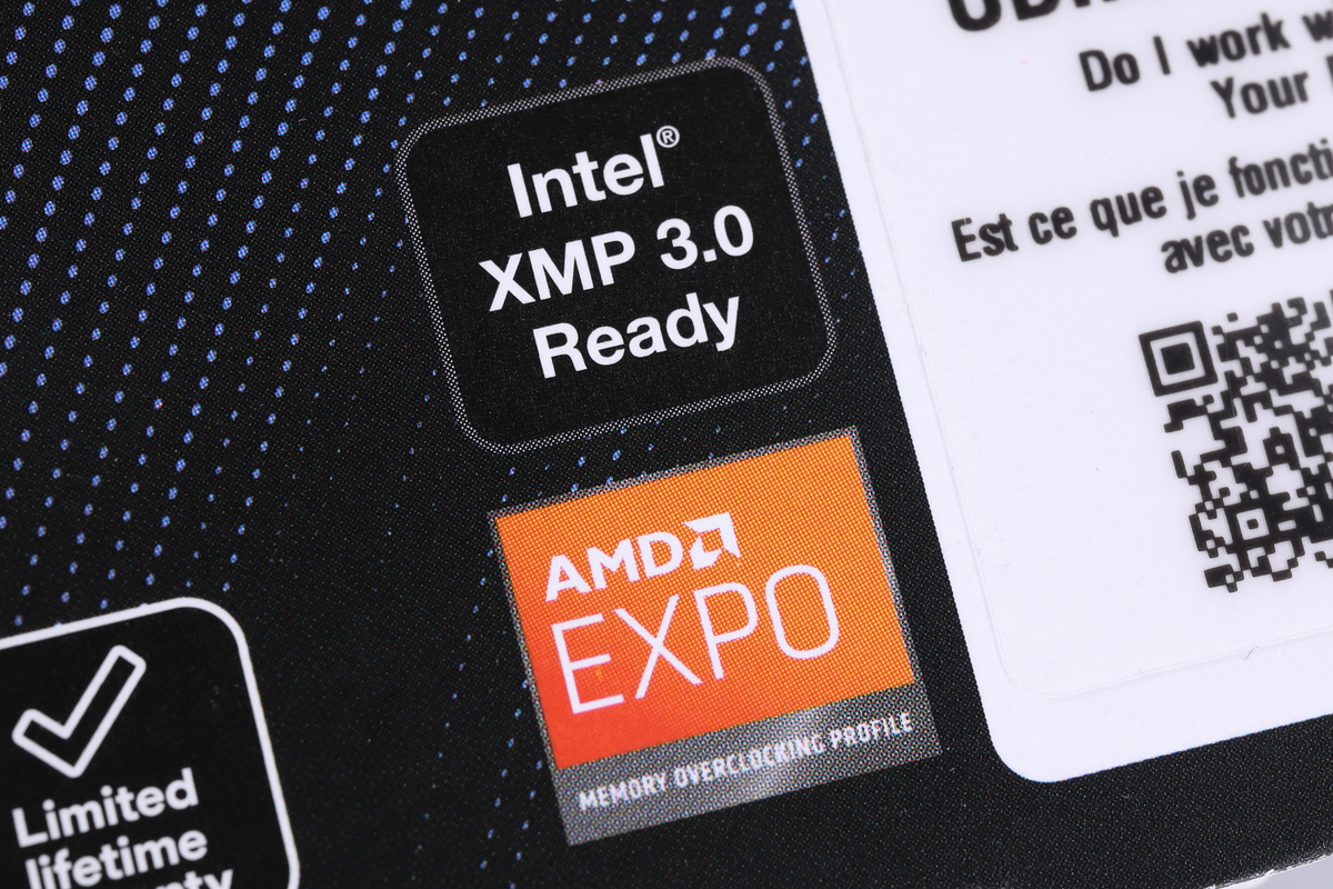 オーバークロックメモリ向けメモリプロファイルのIntel XMP 3.0とAMD EXPOの両方に対応している