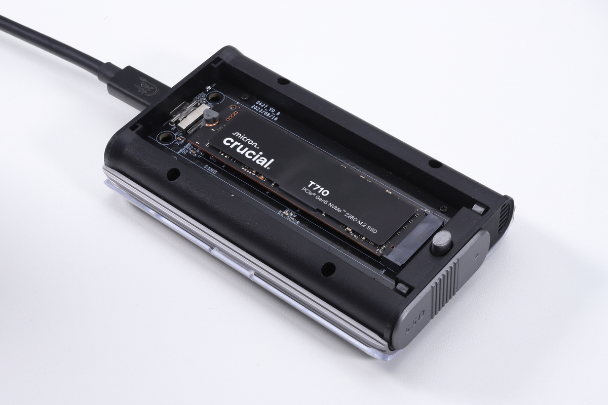 移行先の新しいSSD(T710)をPCに接続する。M.2スロットの空きがあるならそこに搭載しても良いし、空きがなければ外付けSSDケースを経由した接続でも大丈夫だ