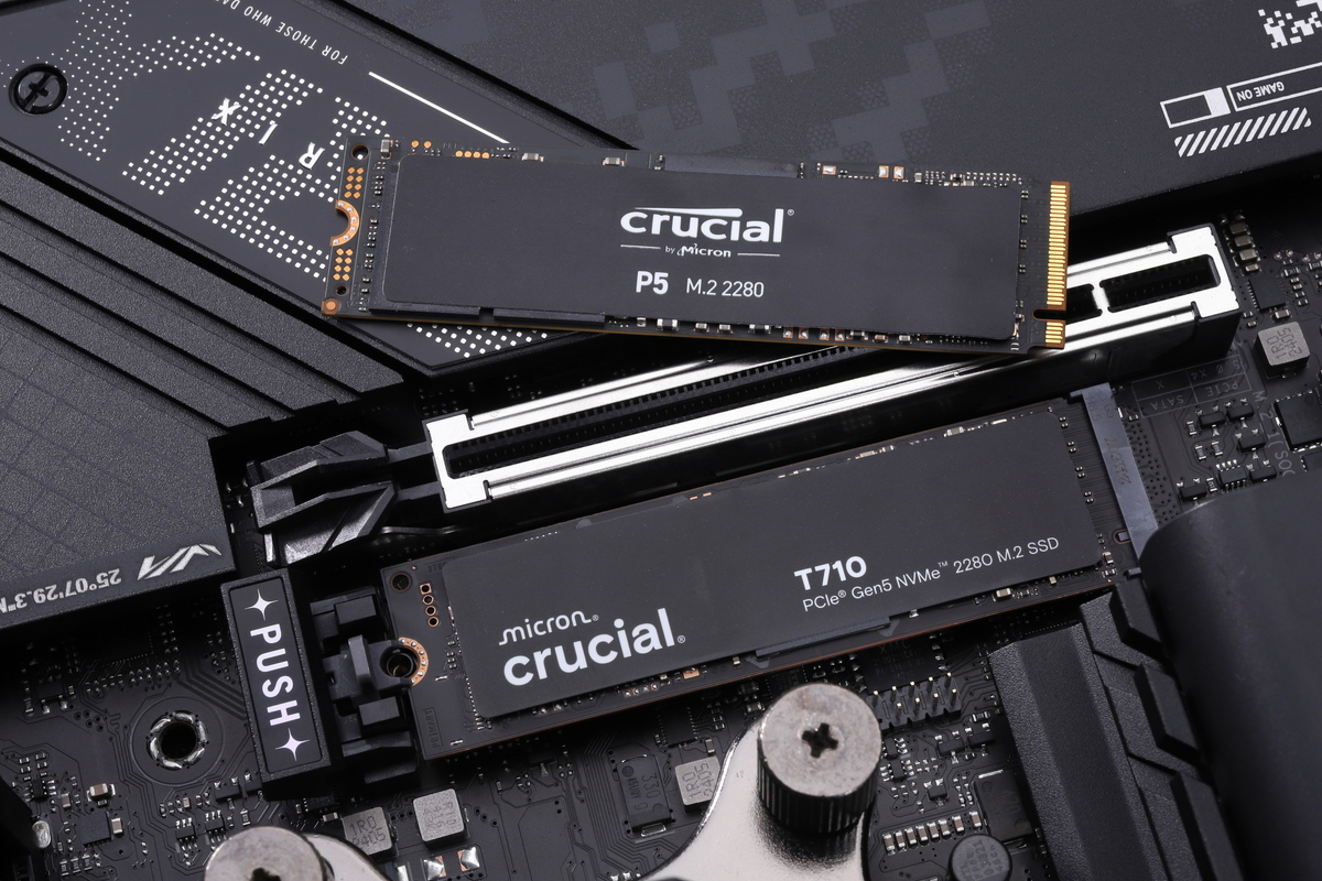 PCの電源を切ってSSDを交換する。これですべての作業が完了だ