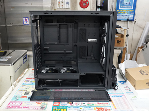 木材を使ったAntecのミドルタワーケース「FLUX REAR」が発売 - AKIBA